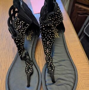 Elegant Black Sandals with Rhinestone Detailing Sz 9